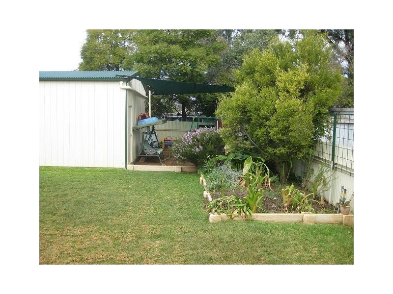10 Matthews Street, Cobar NSW 2835