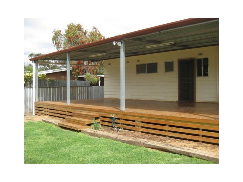 24 Woodiwiss Ave, Cobar NSW 2835