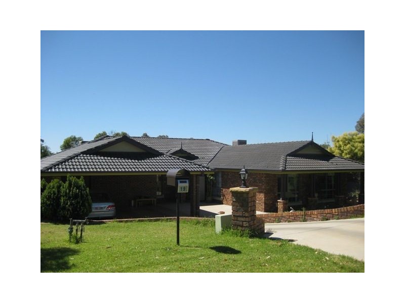 19 Jones Drive, Cobar NSW 2835