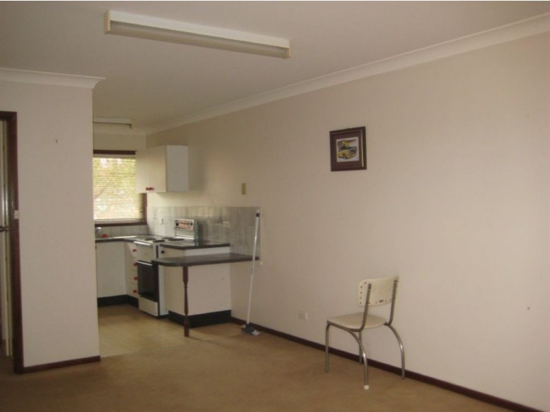 2/21 Lamrock St, Cobar NSW 2835