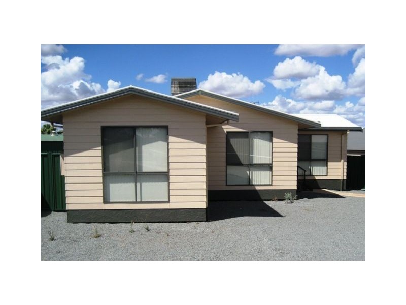 8 Duffy Drive, Cobar NSW 2835
