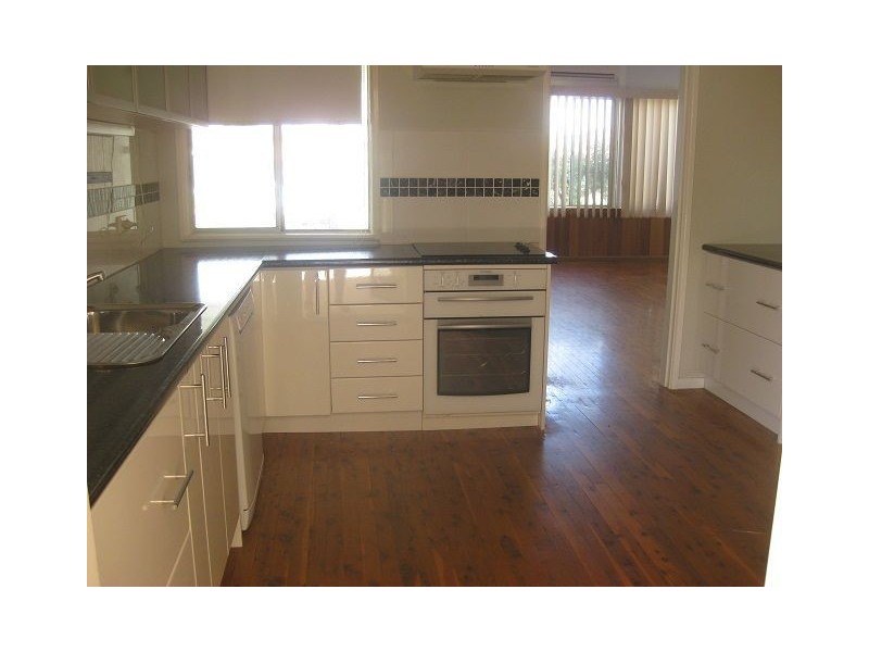 27 Margaret Street, Cobar NSW 2835