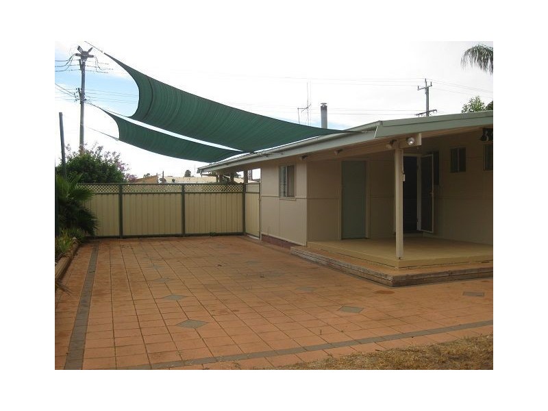 27 Margaret Street, Cobar NSW 2835