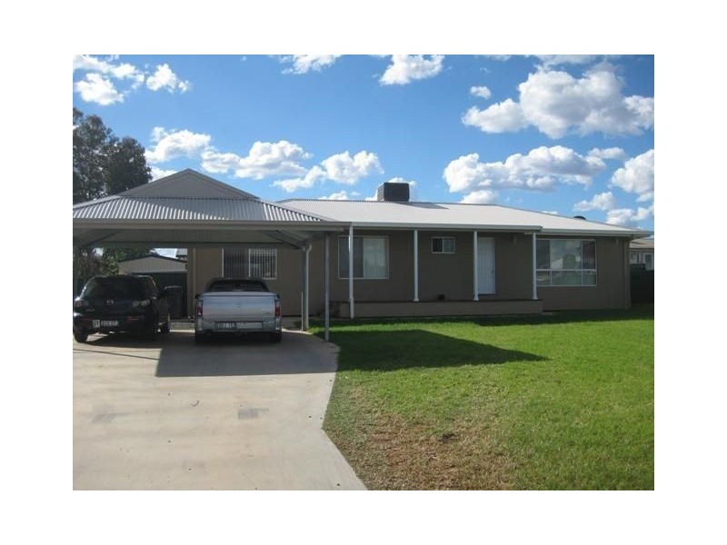 4 Hogan Place, Cobar NSW 2835