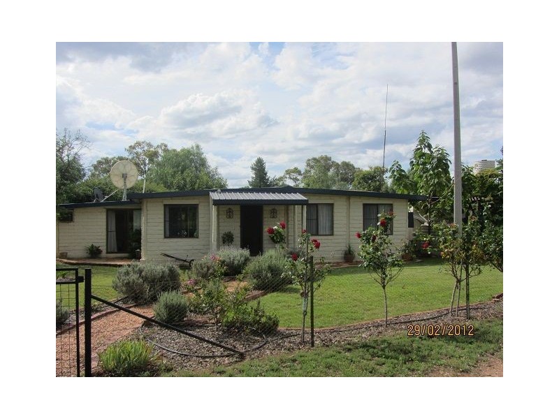 * Pineview, Nyngan NSW 2825