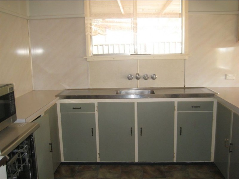 6 Wetherell Cres, Cobar NSW 2835