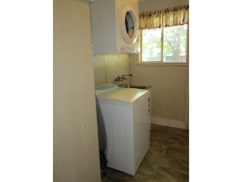 6 Wetherell Cres, Cobar NSW 2835