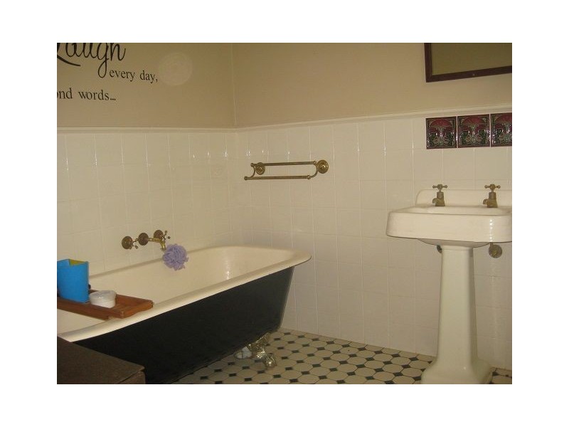 28 Brough Street, Cobar NSW 2835