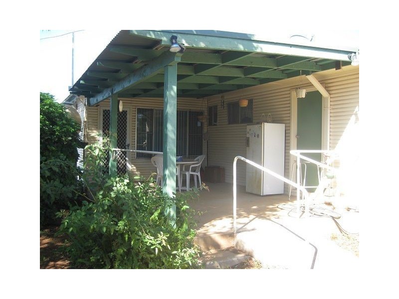 6 Woodiwiss Avenue, Cobar NSW 2835