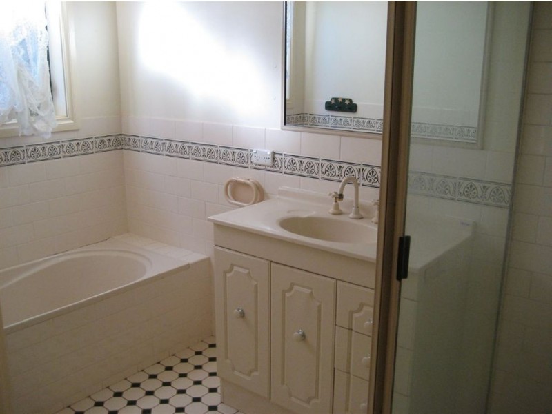 1A Bannister Crt, Cobar NSW 2835