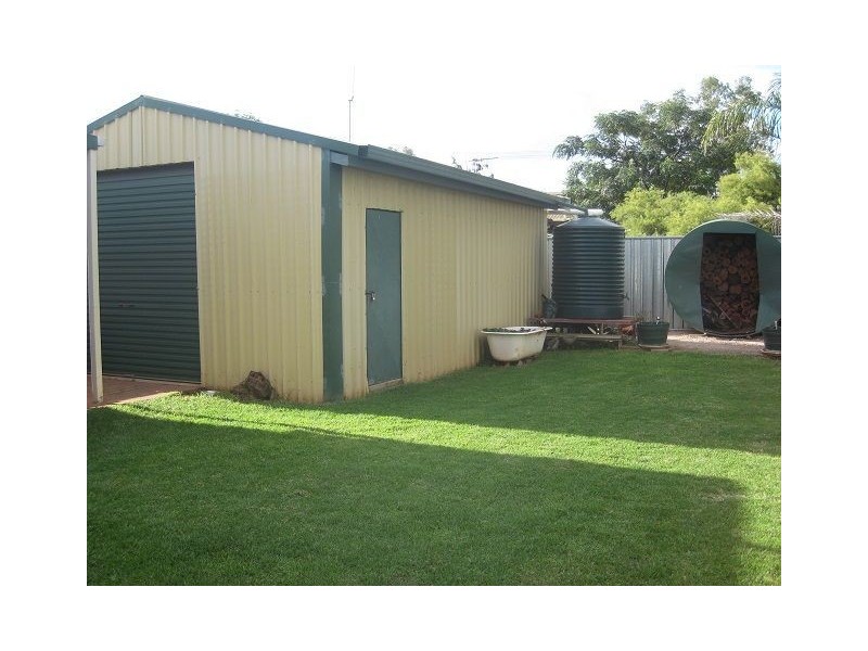 7 Irwin Street, Cobar NSW 2835