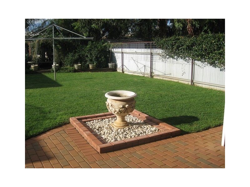 7 Irwin Street, Cobar NSW 2835