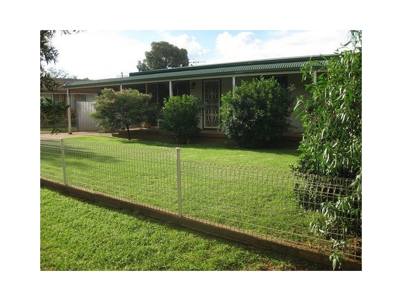 7 Irwin Street, Cobar NSW 2835