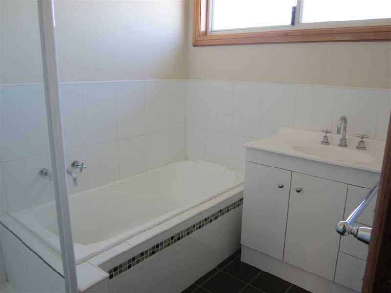 6 Duffy Drive, Cobar NSW 2835