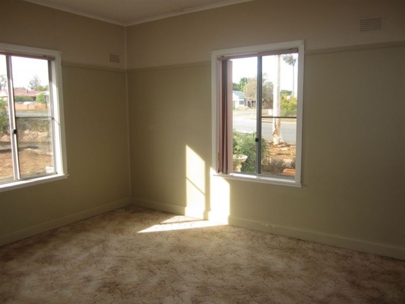 19 Murray St, Cobar NSW 2835