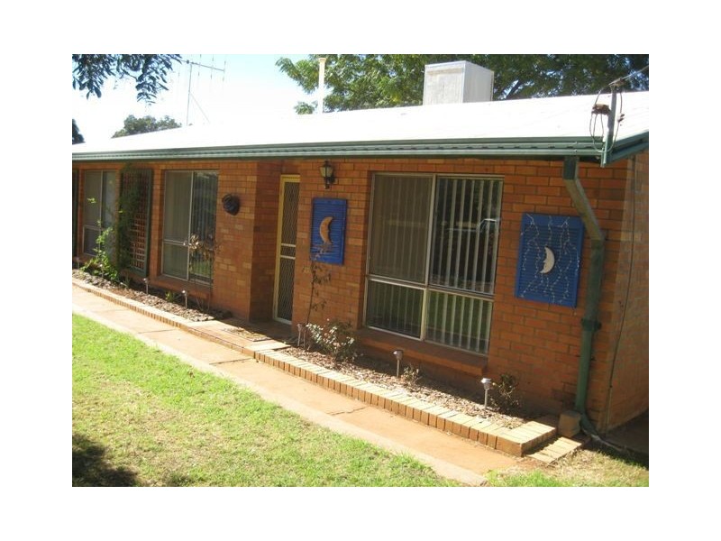 20 Woodiwiss Ave, Cobar NSW 2835