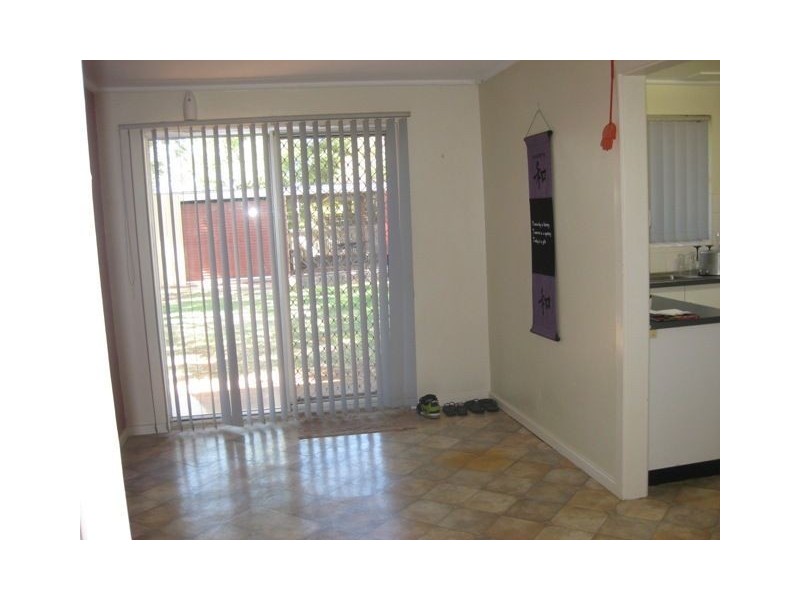 20 Woodiwiss Ave, Cobar NSW 2835