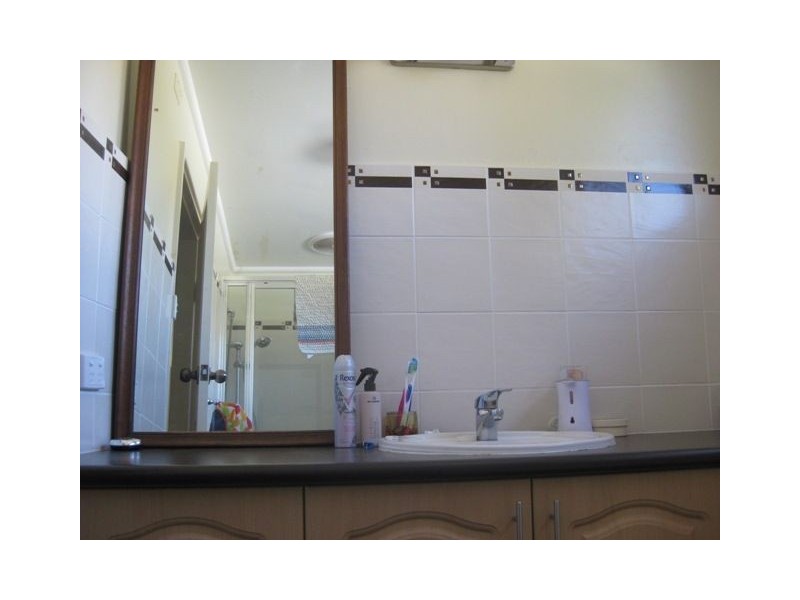 20 Woodiwiss Ave, Cobar NSW 2835
