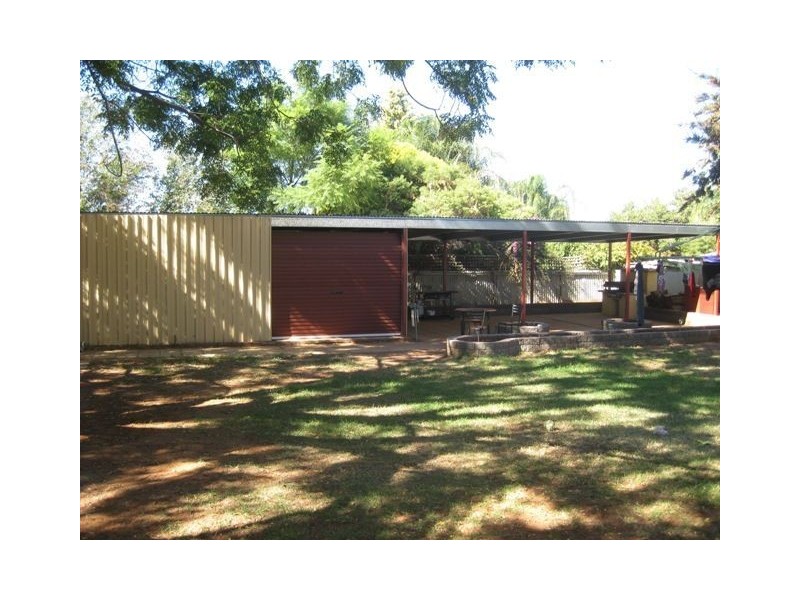 20 Woodiwiss Ave, Cobar NSW 2835
