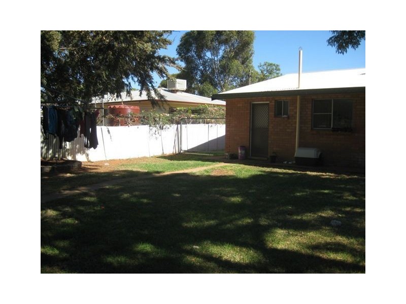 20 Woodiwiss Ave, Cobar NSW 2835