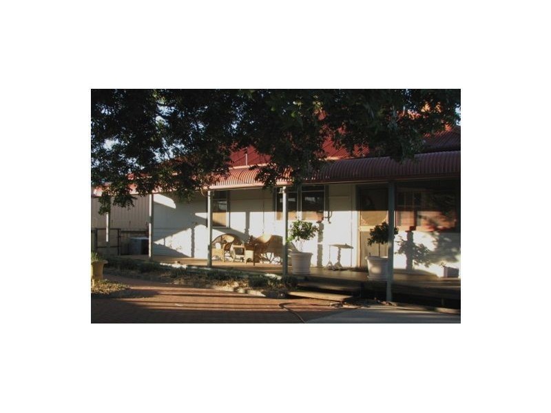 4 Railway Parade North, Cobar NSW 2835