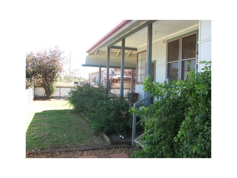 4 Railway Parade North, Cobar NSW 2835