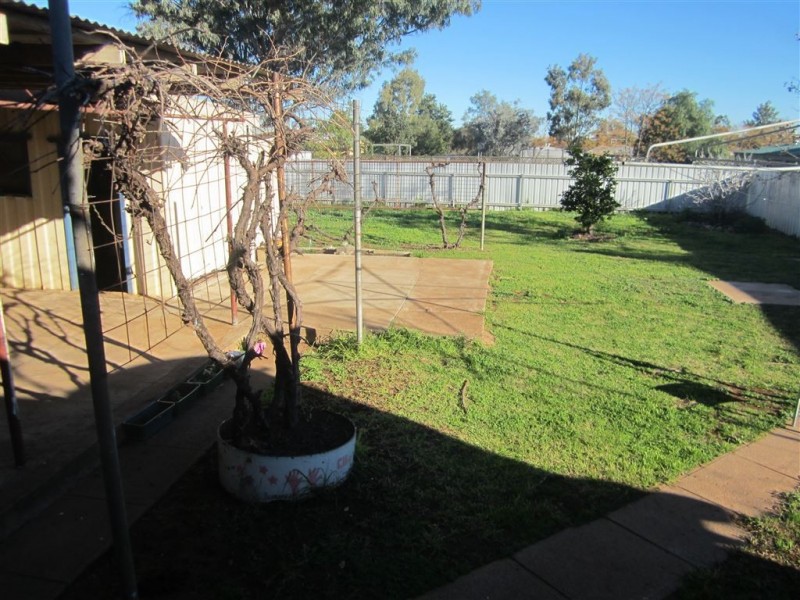 6 Matthews Street, Cobar NSW 2835