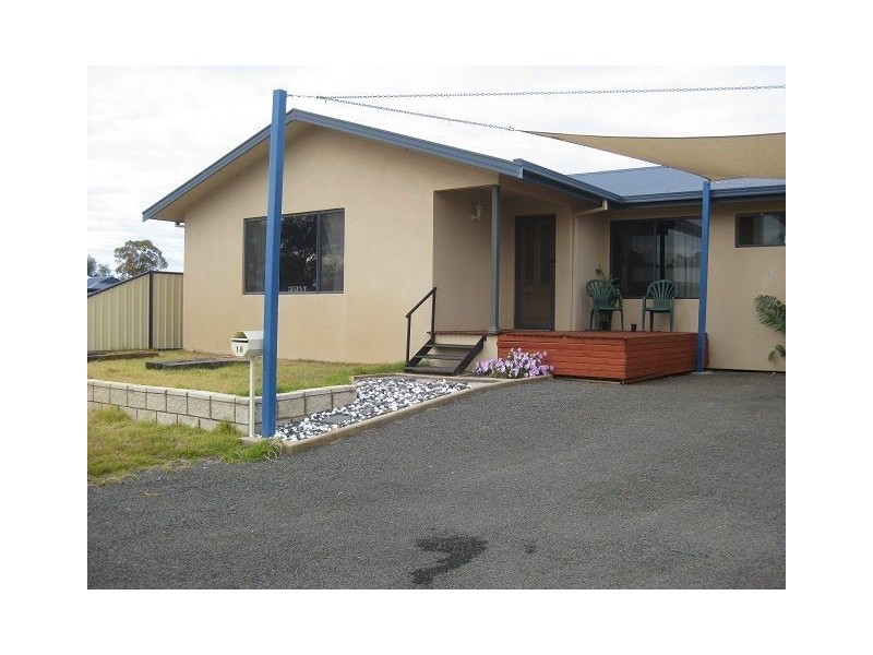 18 Duffy Drive, Cobar NSW 2835