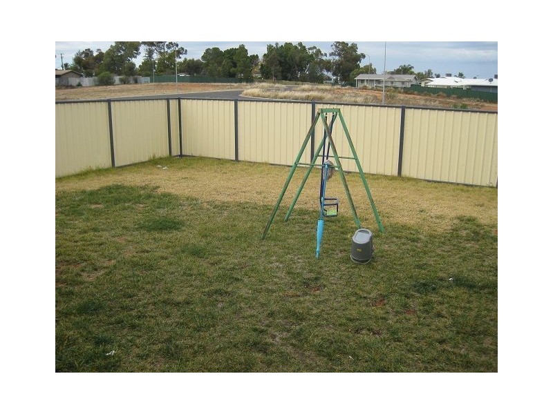18 Duffy Drive, Cobar NSW 2835