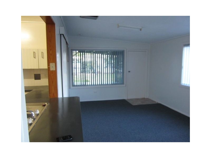 6 Woodiwiss Avenue, Cobar NSW 2835