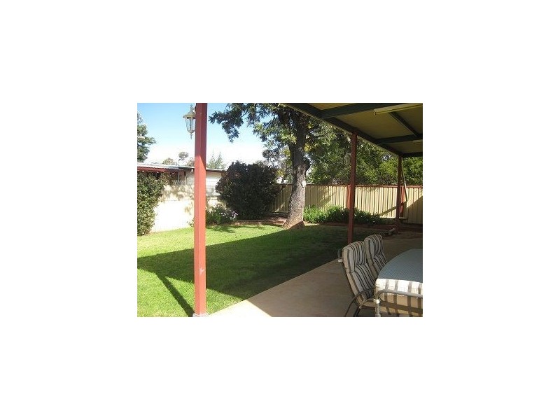2 Woodiwiss Avenue, Cobar NSW 2835