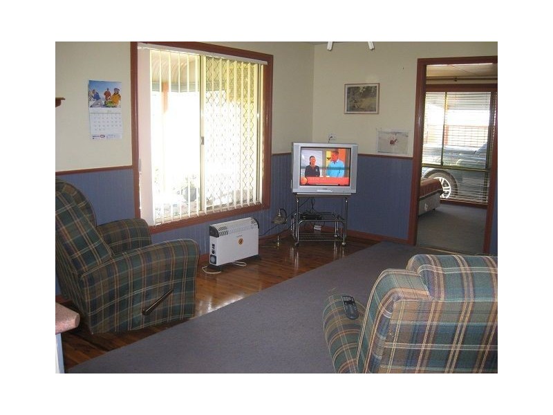 2 Woodiwiss Avenue, Cobar NSW 2835