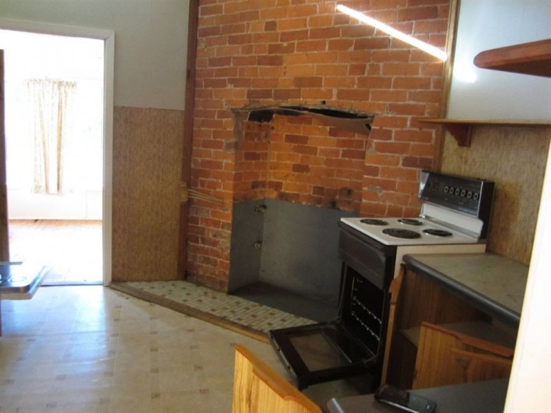 21 Leah Street, Cobar NSW 2835