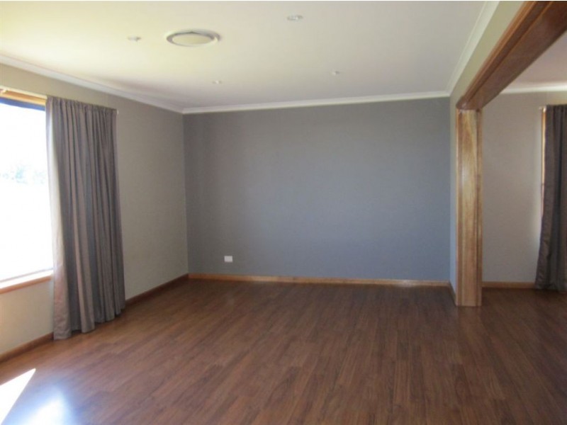 18 Duffy Drive, Cobar NSW 2835