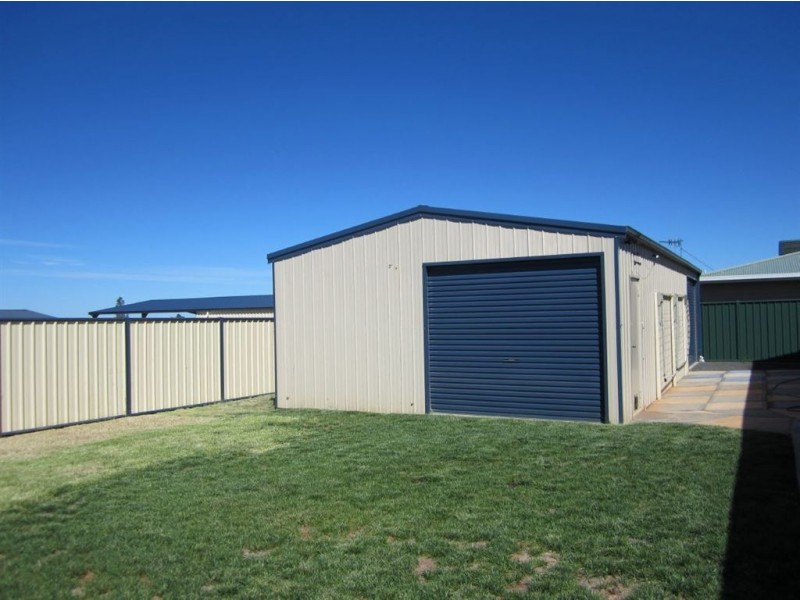 18 Duffy Drive, Cobar NSW 2835