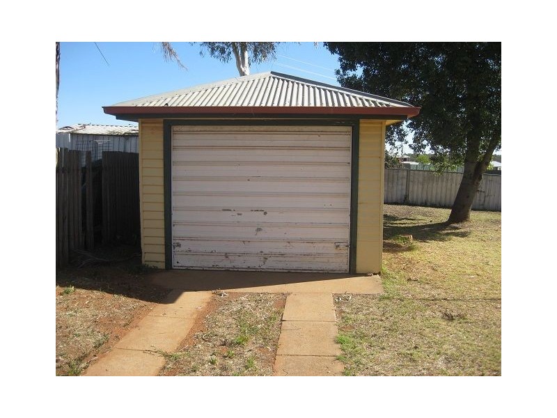23 Elizabeth Crescent, Cobar NSW 2835