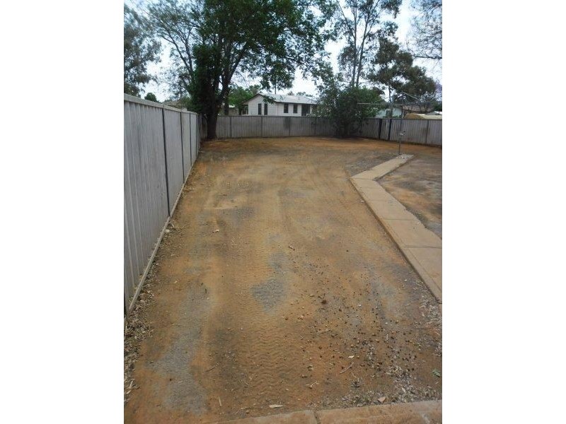 5 Yarran Circle, Cobar NSW 2835