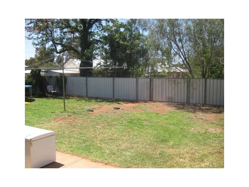 4 Elizabeth Crescent, Cobar NSW 2835