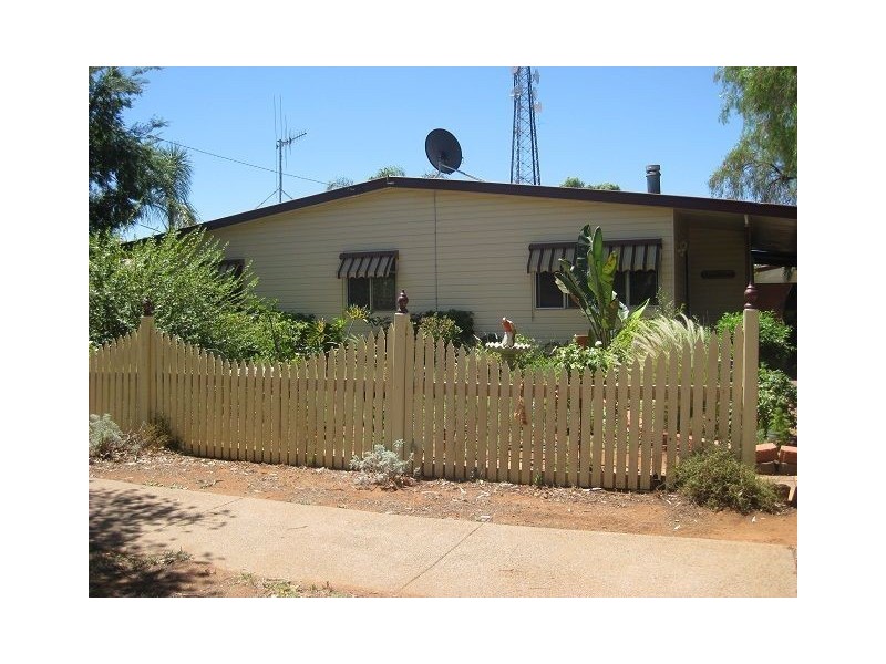 13 Blakey Street, Cobar NSW 2835