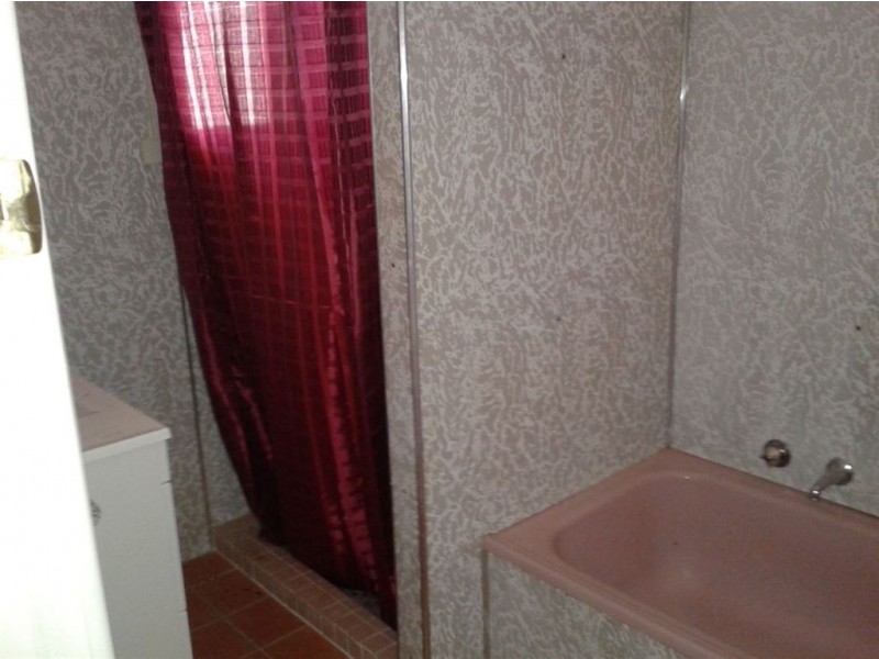 38 Merilba Street, Nyngan NSW 2825