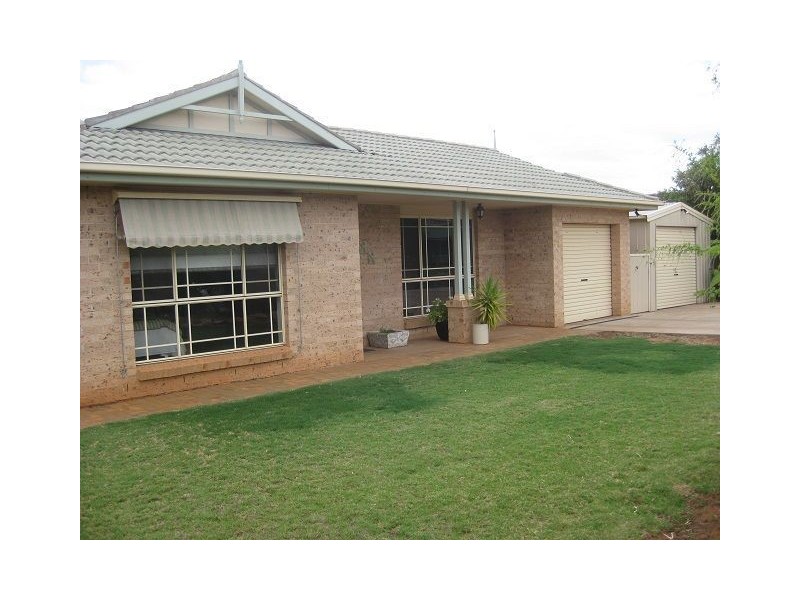 3 Bilby Close, Cobar NSW 2835