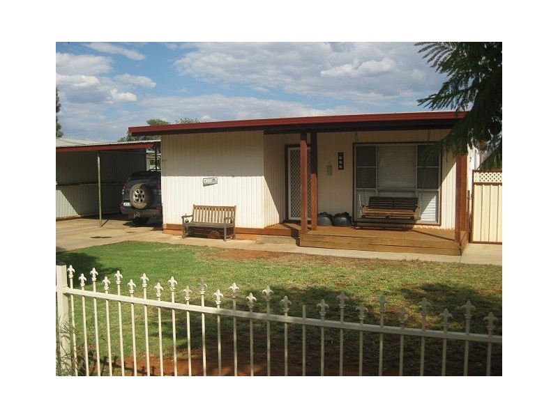 18 Longworth Street, Cobar NSW 2835