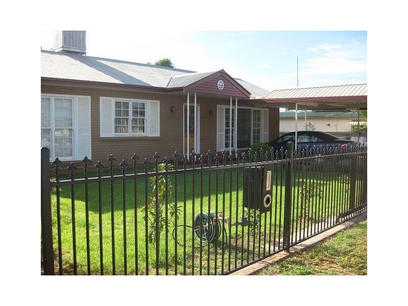 6 Bourke Street, Cobar NSW 2835