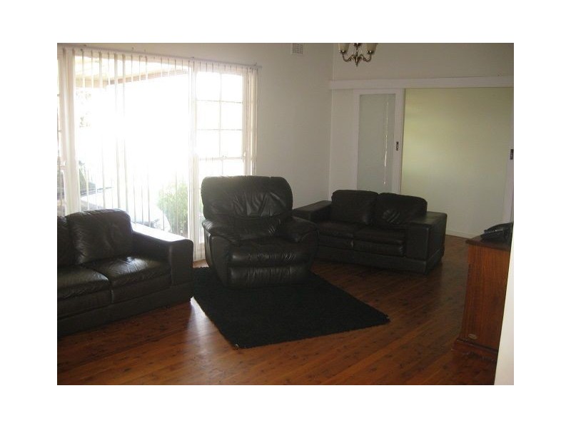 6 Bourke Street, Cobar NSW 2835