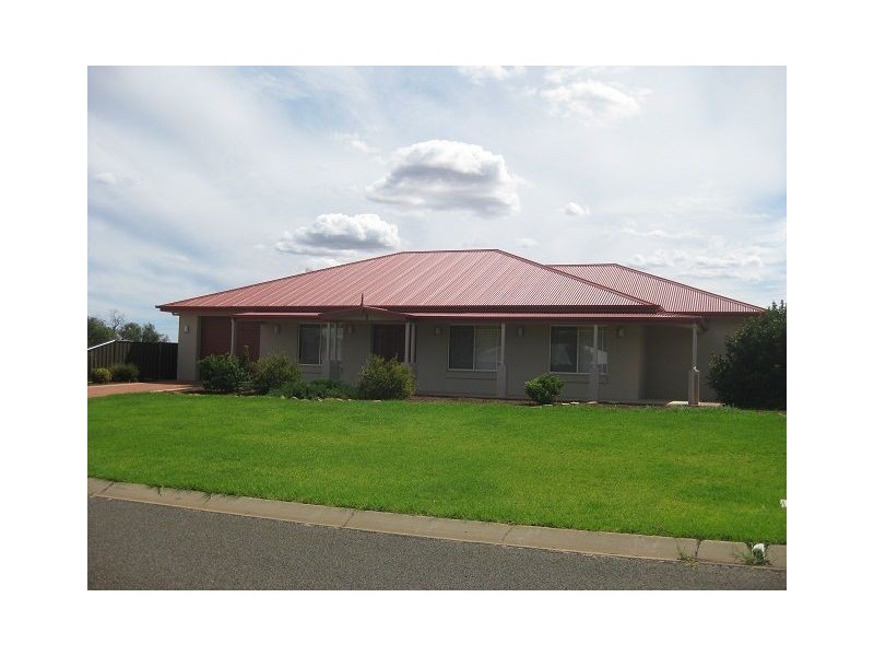 9 Belah Crescent, Cobar NSW 2835
