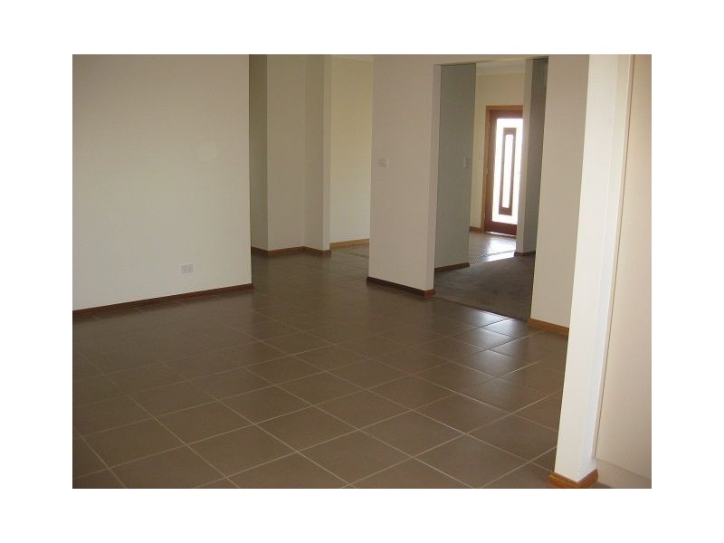 9 Belah Crescent, Cobar NSW 2835