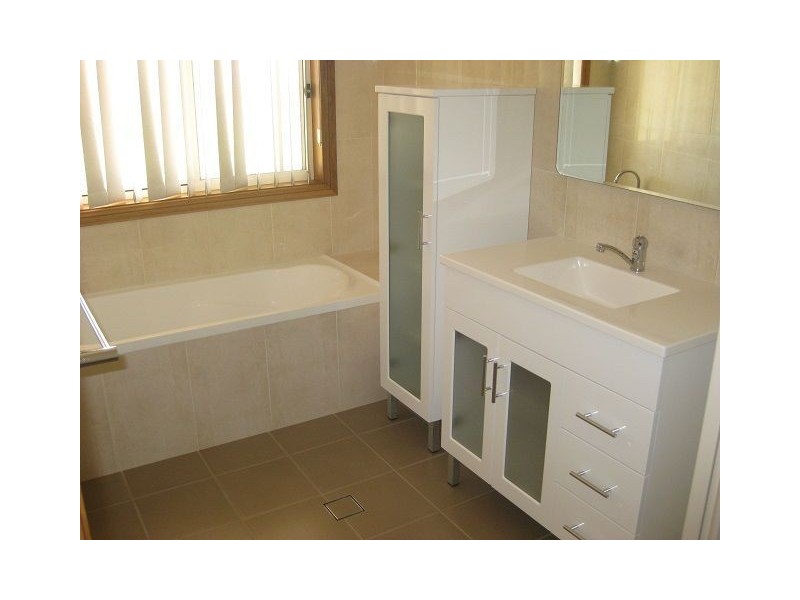 9 Belah Crescent, Cobar NSW 2835