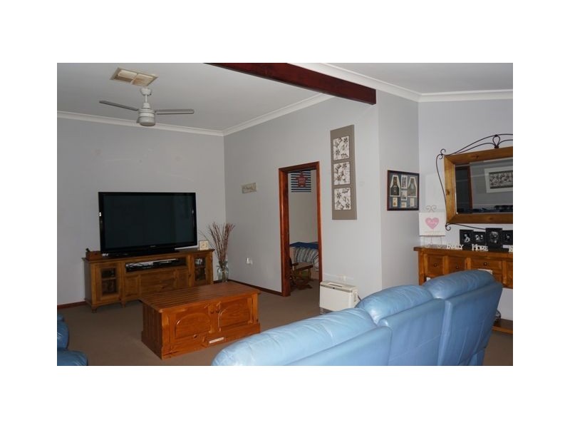 4 Matthews Street, Cobar NSW 2835