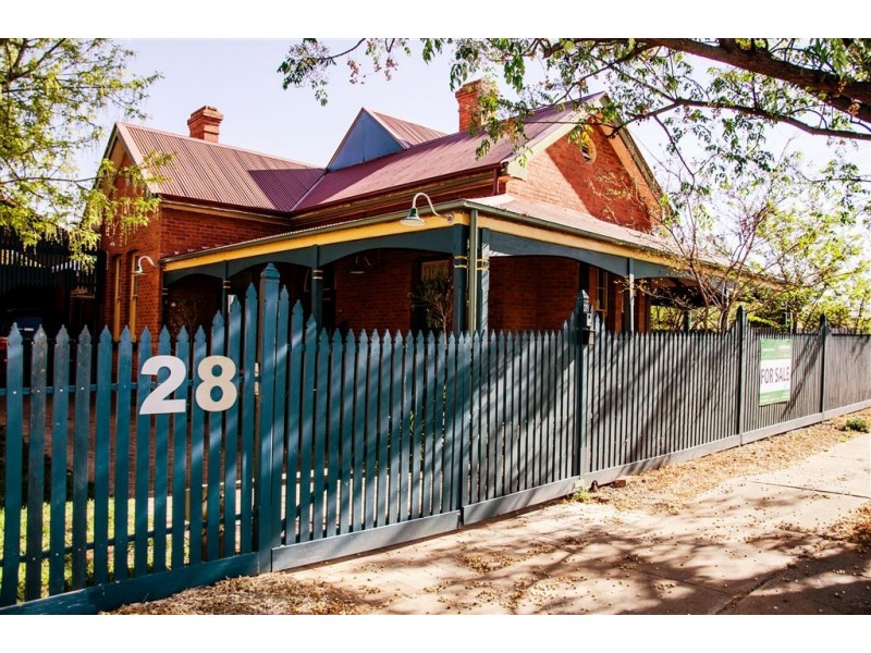 28 Becker Street, Cobar NSW 2835
