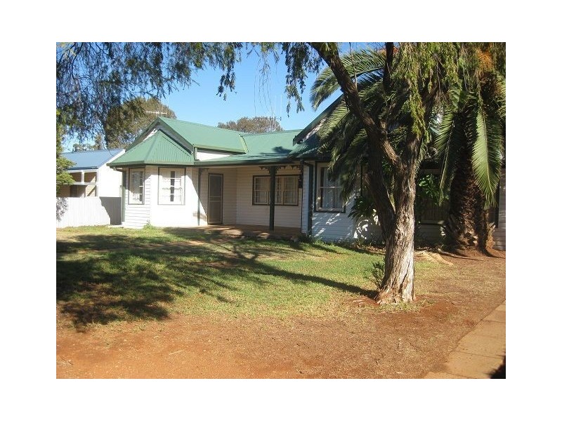 21 Leah Street, Cobar NSW 2835